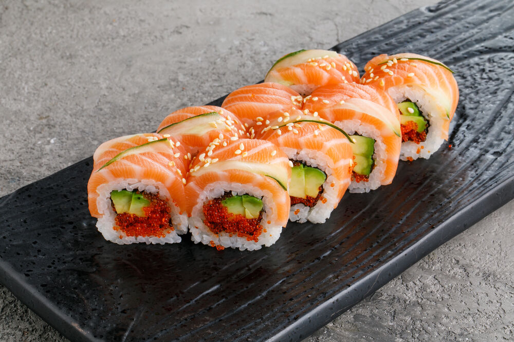 Tombo roll with salmon