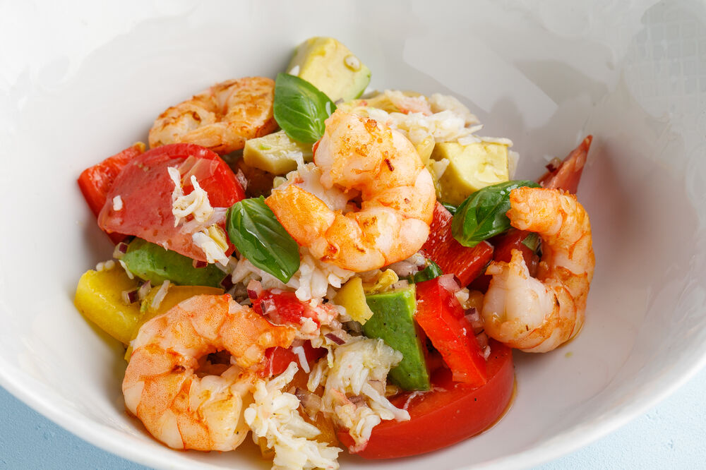 Mediterranean vegetable salad with crab meat and grilled shrimp 1 kg