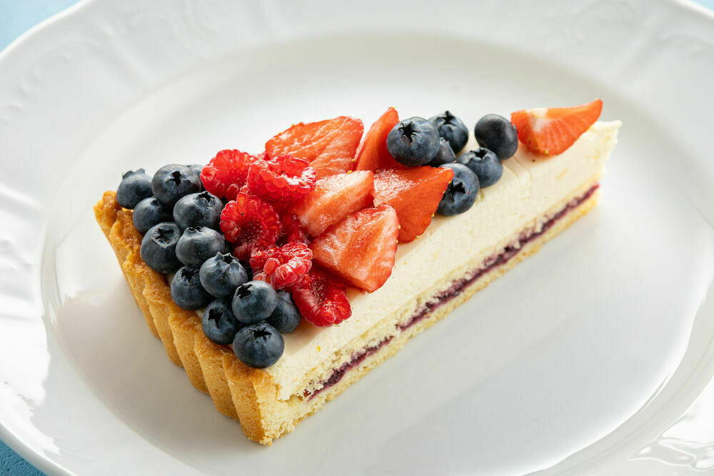 Berry cake with custard 1.6 kg