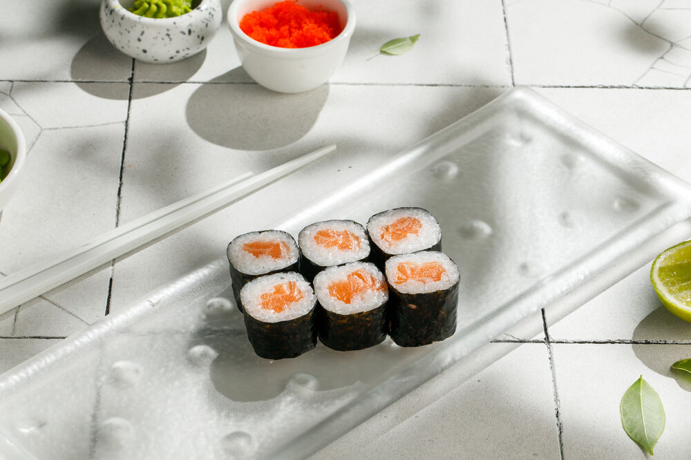 Salmon roll