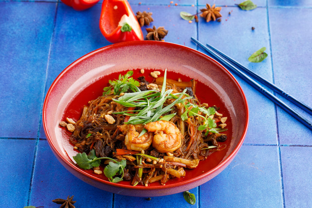 Rice noodles with beef and shrimp