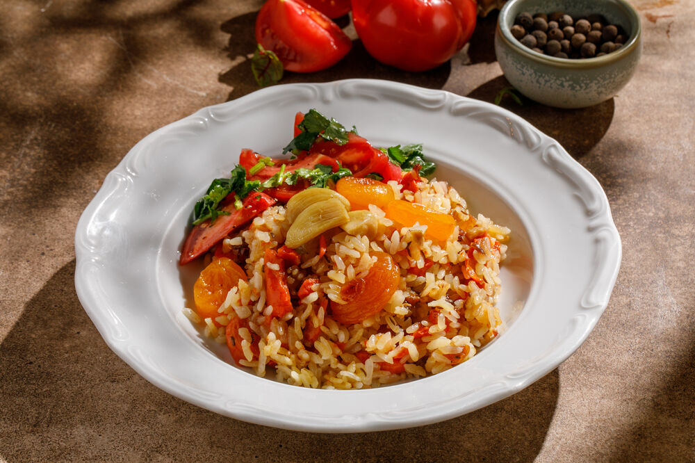 Плов с курагой и изюмом