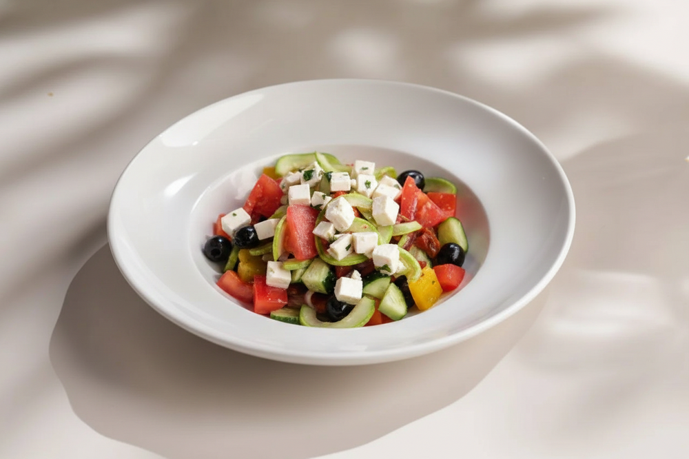 Салат из свежих овощей с Тофу