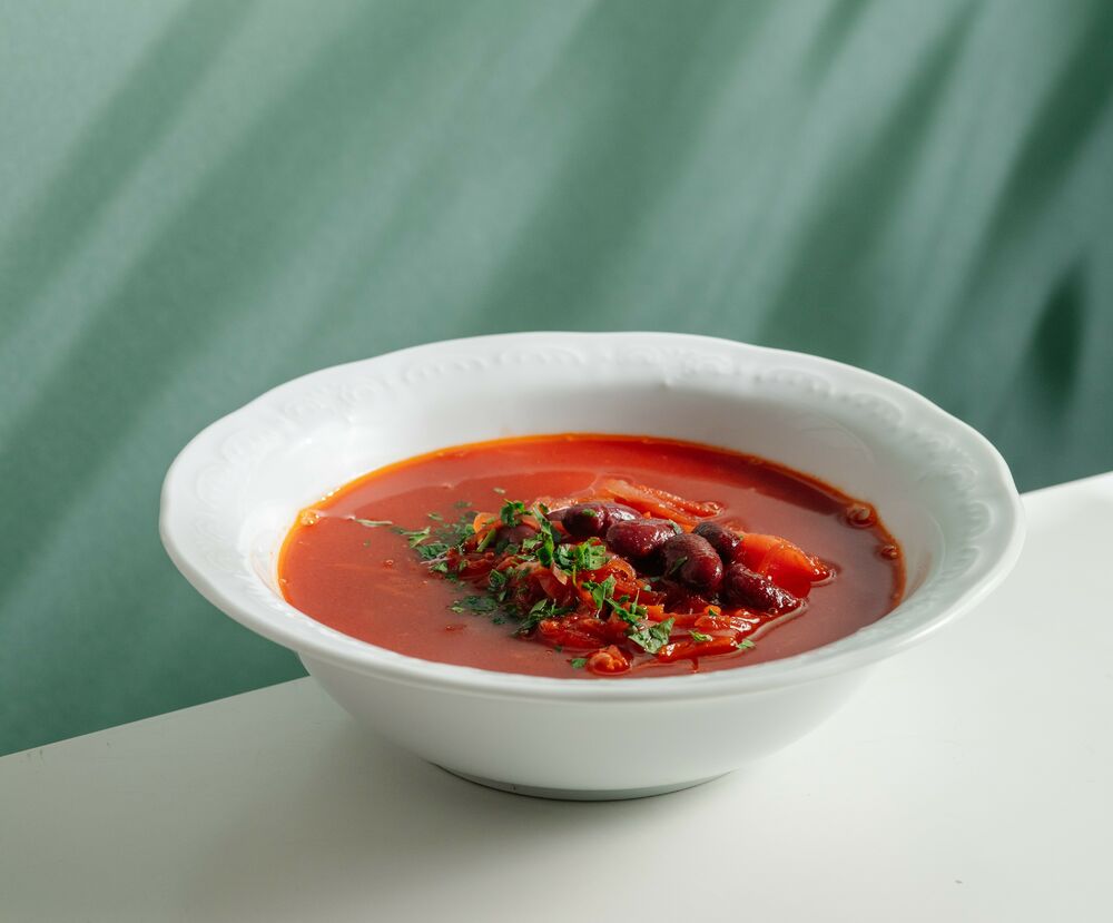 Lean borscht with beans