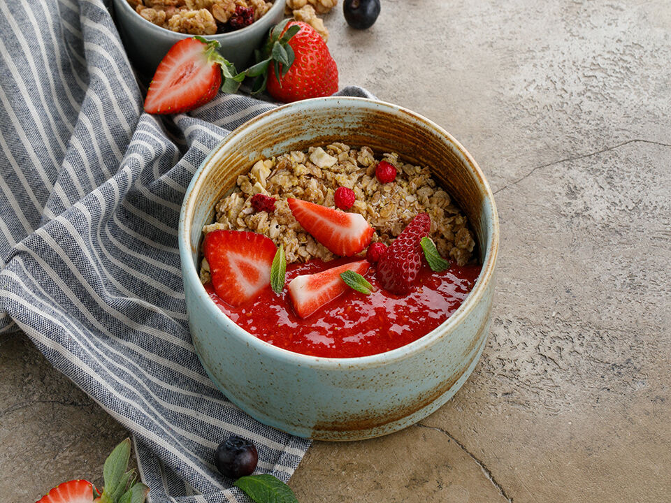 Granola with raspberry strawberry smoothie