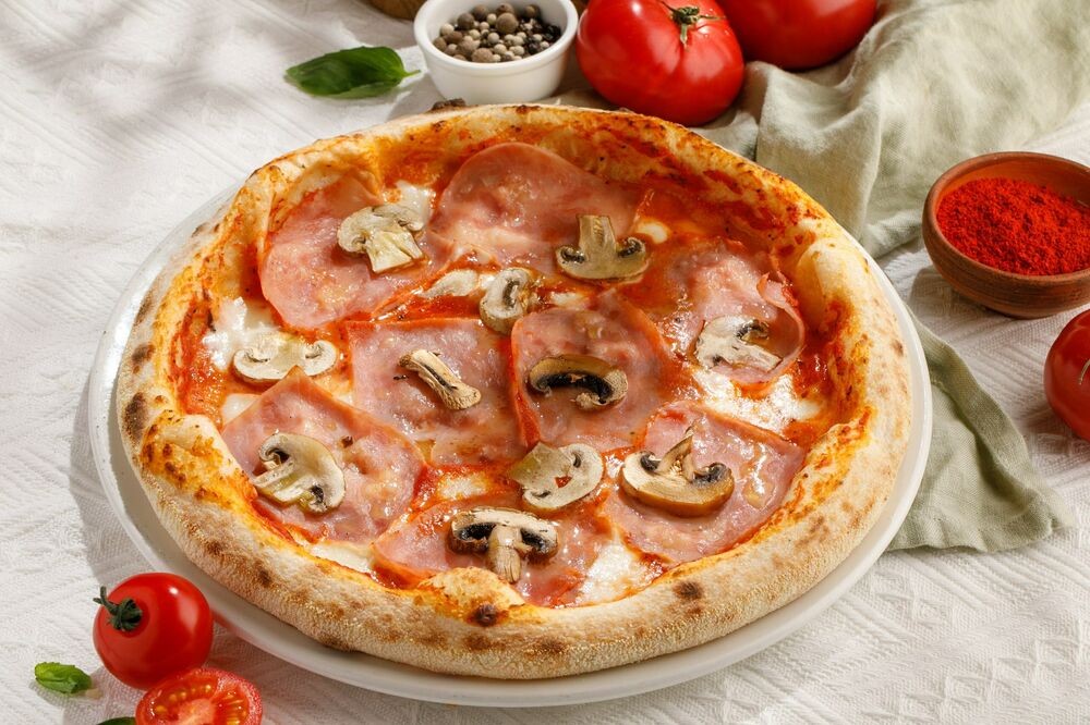 Pizza Prosciutto Fungi