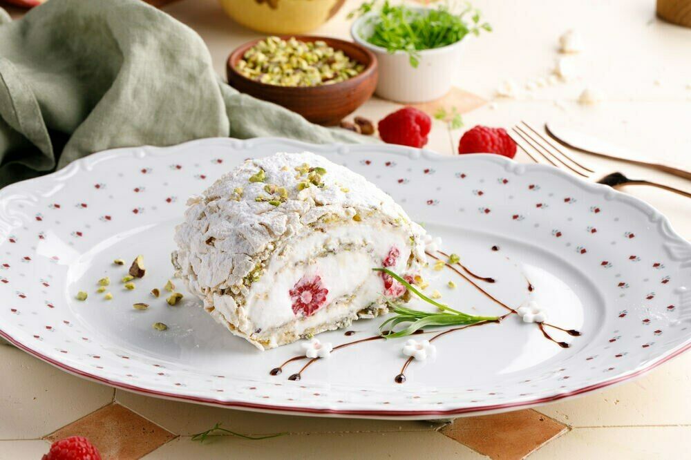 Dessert Pistachio roll