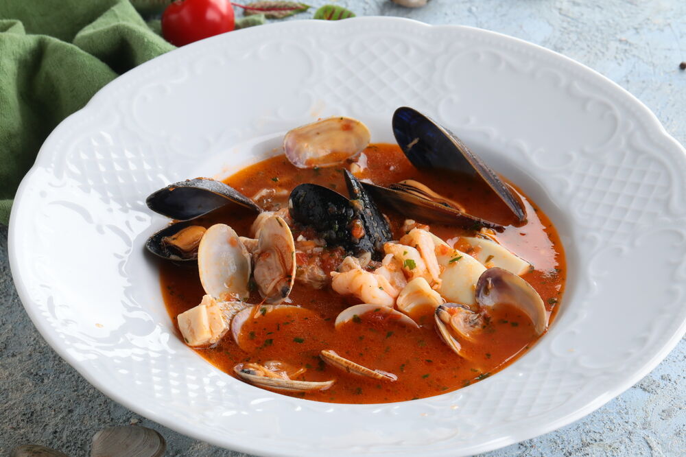 Mediterranean soup with seafood (1000 g.)