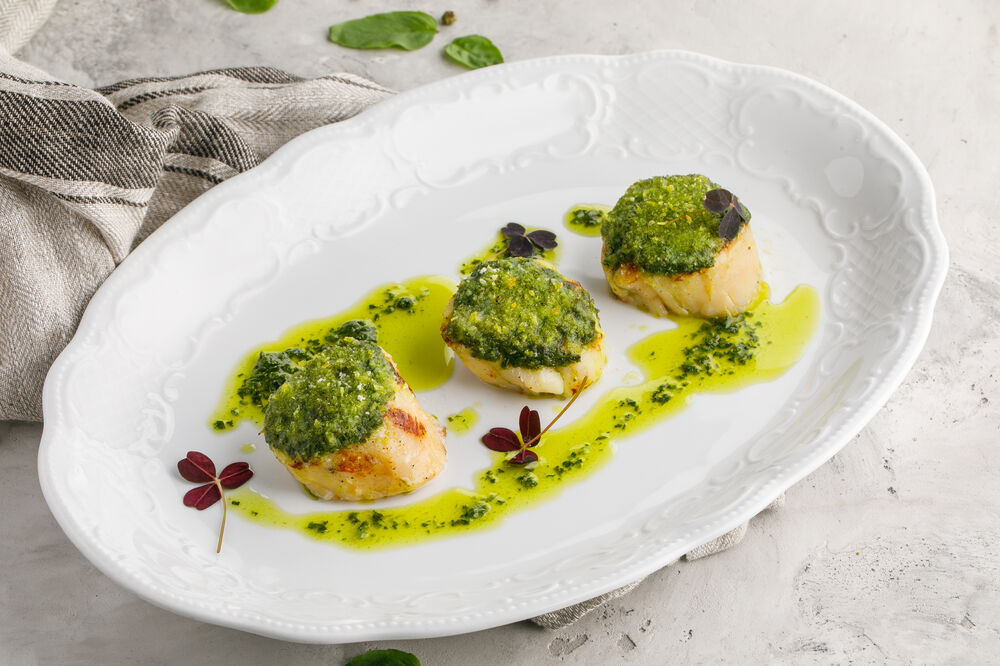 Far Eastern scallop with "Salsa Verde"