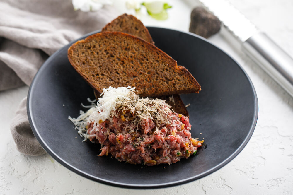 Beef tartare with truffle