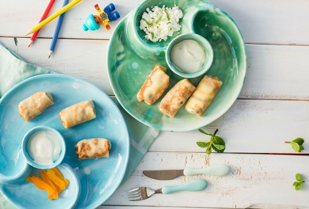 Pancakes with curd / with curd and dried apricots
