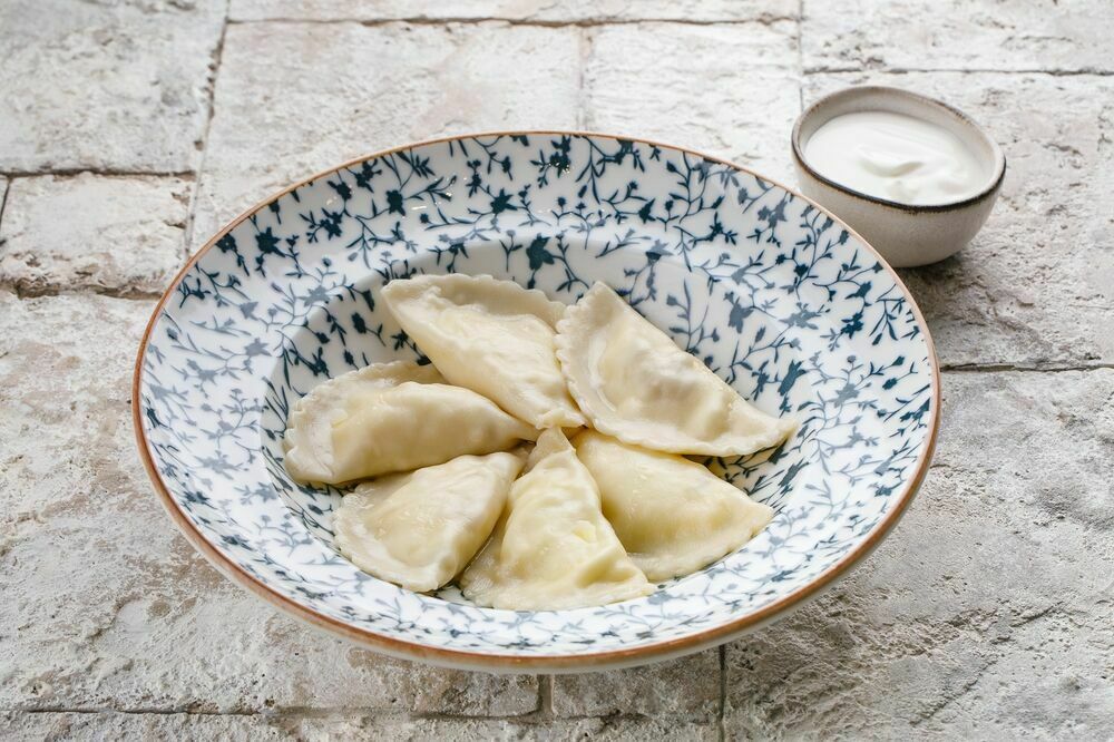 Dumplings with cabbage and egg