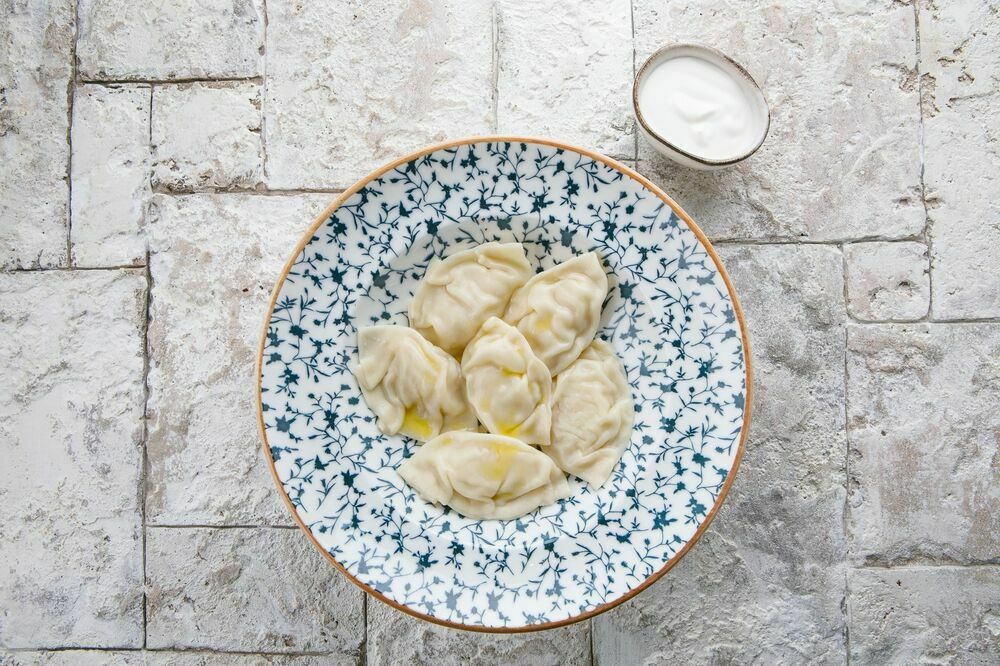 Dumplings with potatoes and honey mushrooms