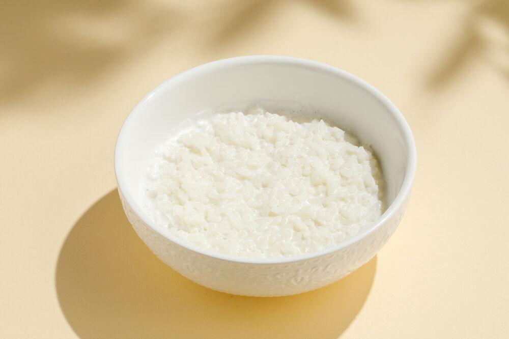 Rice porridge with berry jam