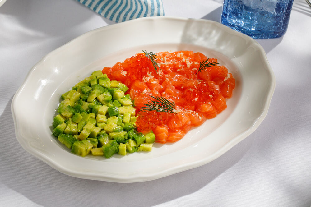 Salmon tartare with avocado