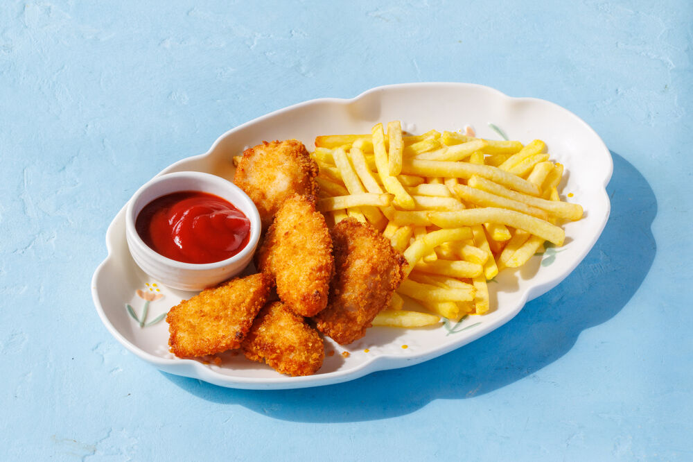 Nuggets with french fries
