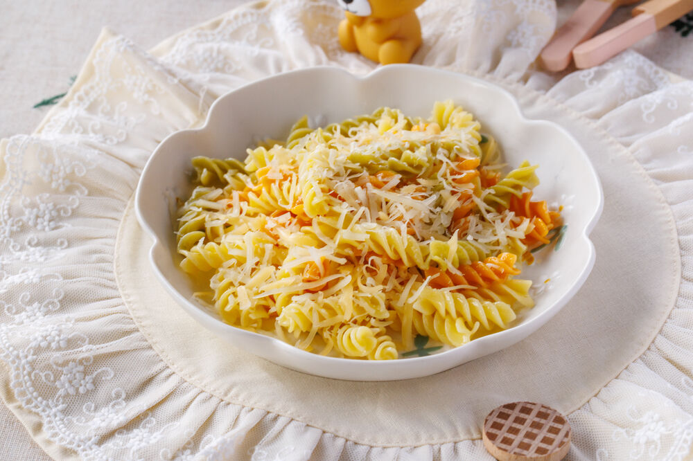  Pasta with cheese