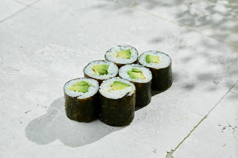 Rolls with avocado