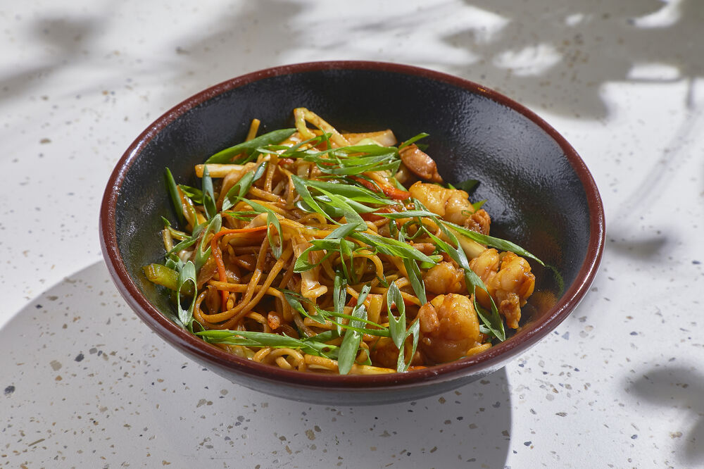 Udon with seafood