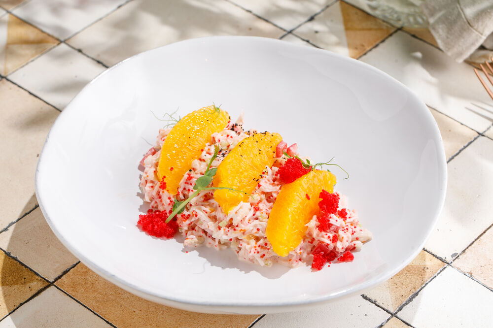 Salad with king crab and oranges