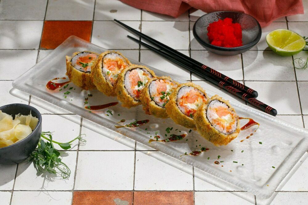  Rolls in tempura with salmon