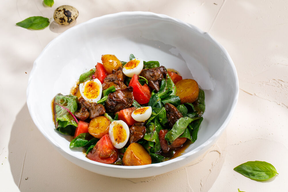 Warm salad with liver