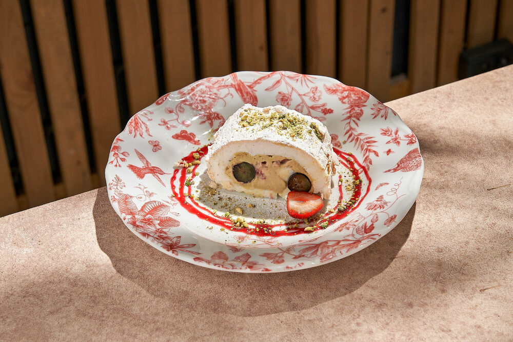  Pistachio roll