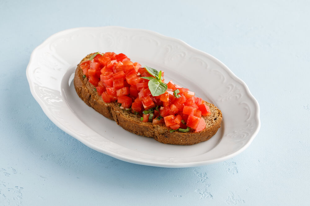  Bruschetta with tomatoes