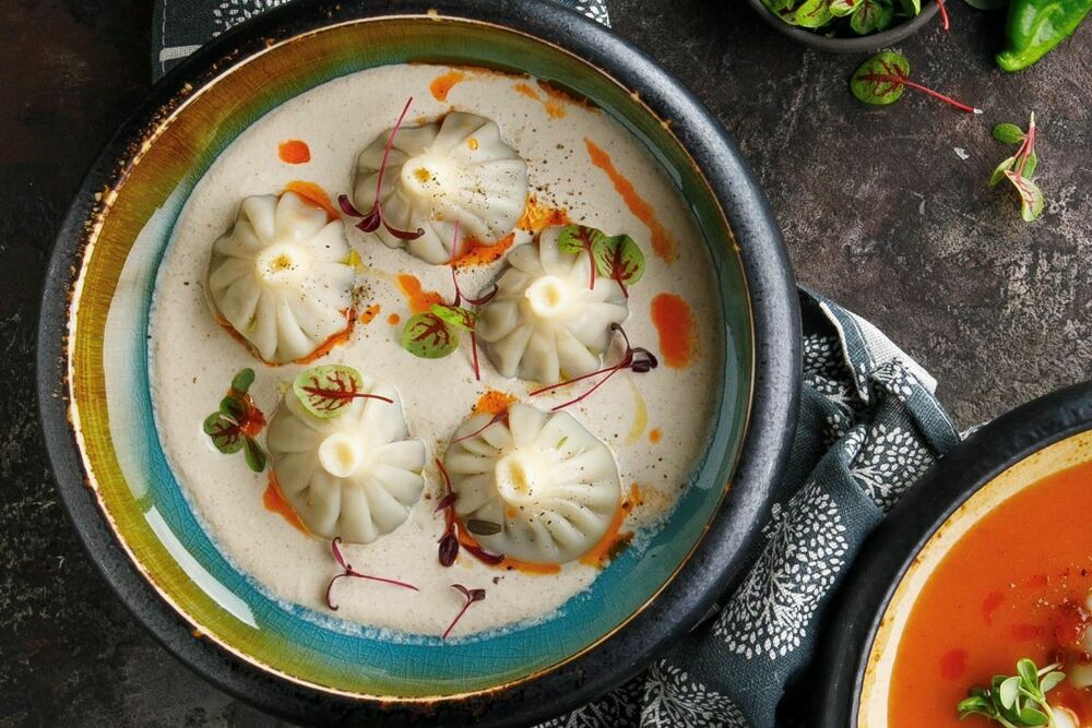 Патара хинкали с индейкой и соусом сациви