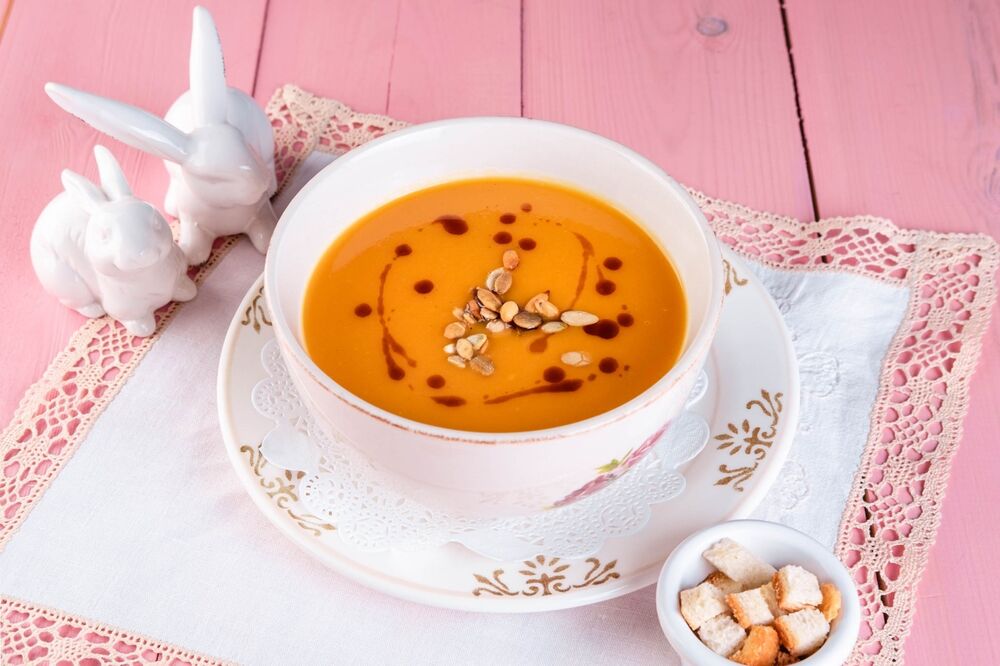  Pumpkin soup with croutons