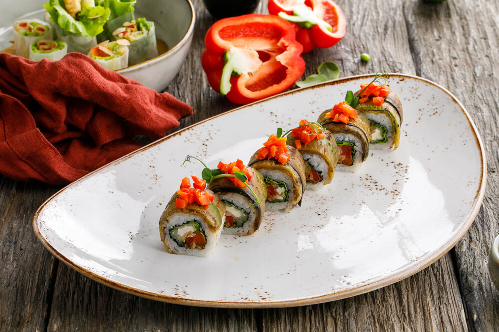 Spicy roll with vegetable grill