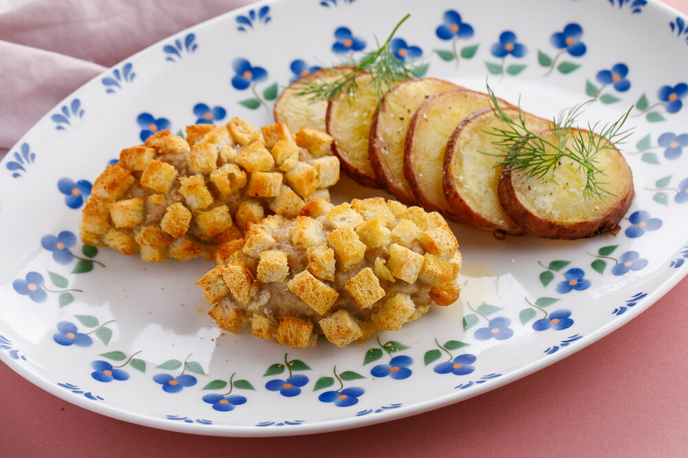 “Pozharskie” cutlets with mushroom sauce for 1+1 promotion