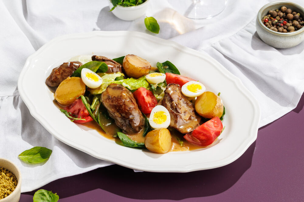 Warm salad with chicken liver