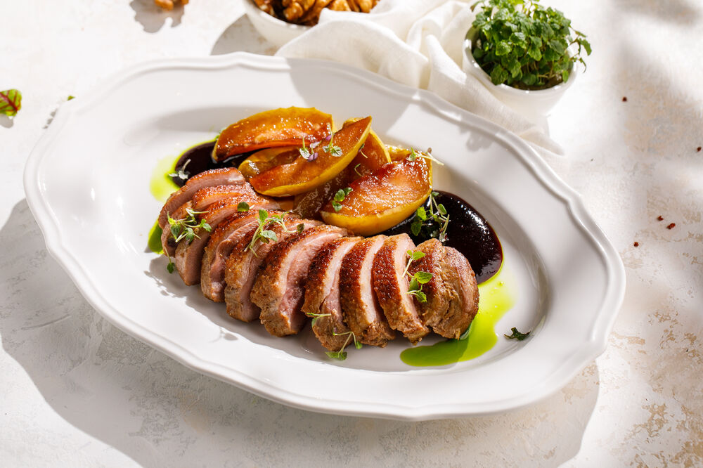 Duck breast with caramelized apples