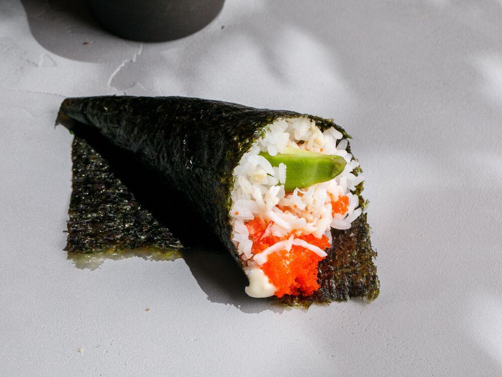  Hand roll with crab