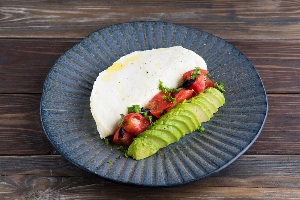 Protein omelet with avocado and tomatoes