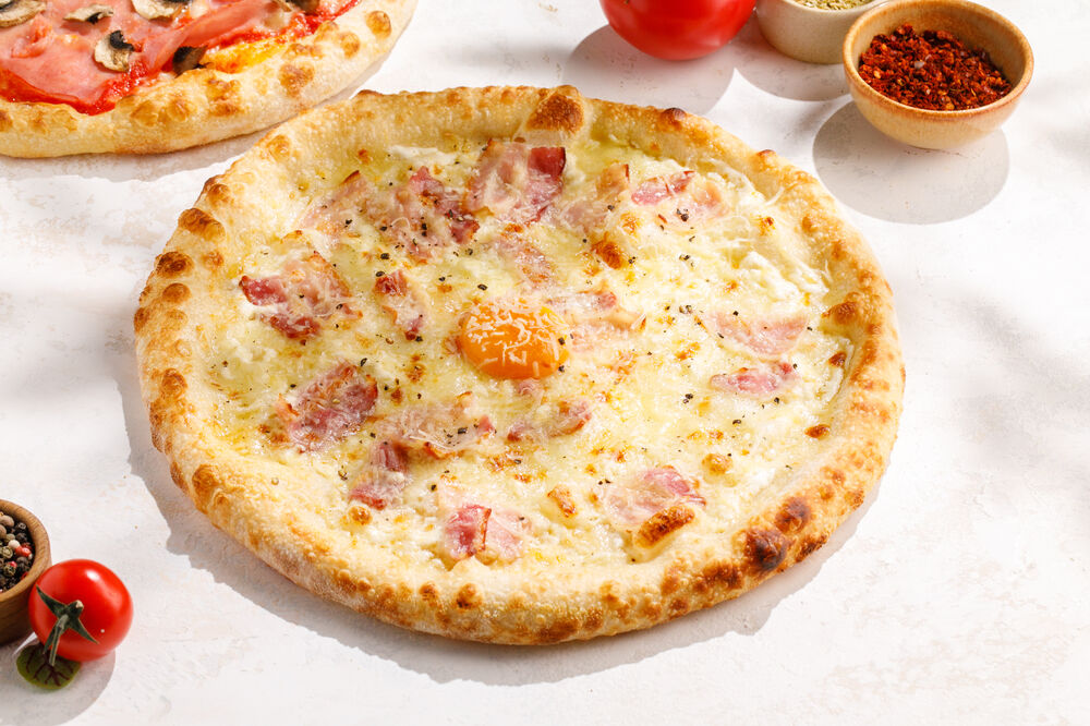 Pizza carbonara