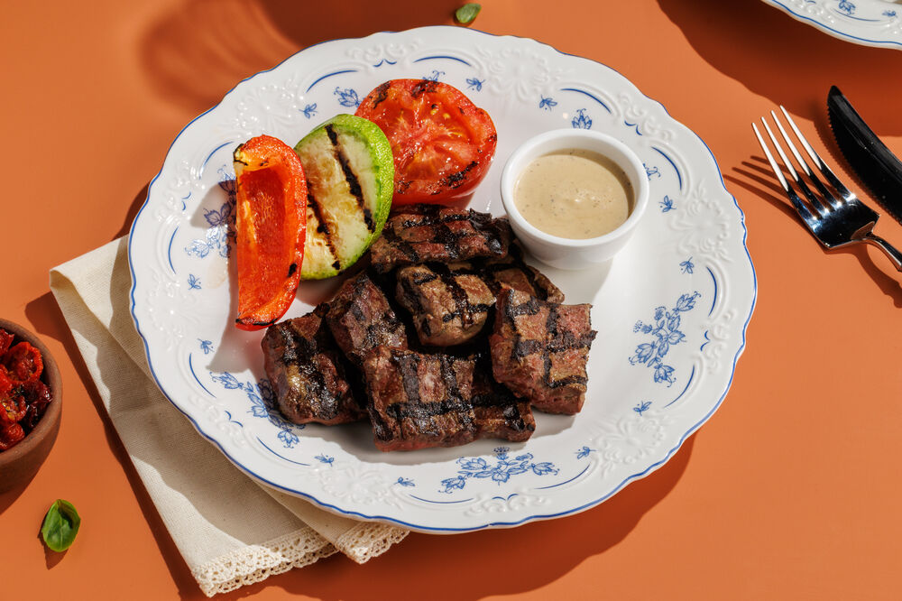 Calf liver with vegetables