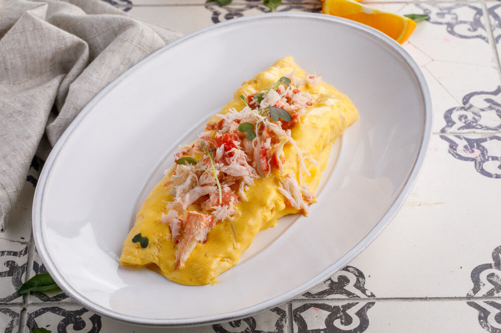  Omelette with crab and hollandaise sauce
