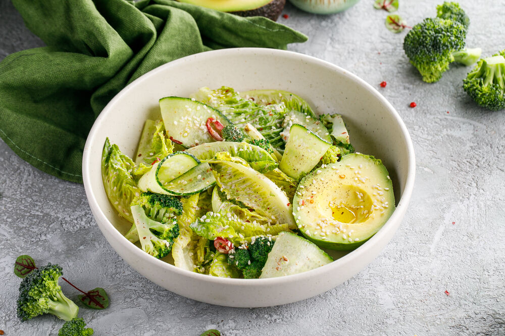 Romaine salad with broccoli and avocado