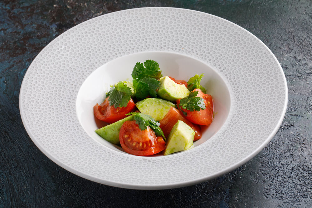 Salad with tomatoes and avocado