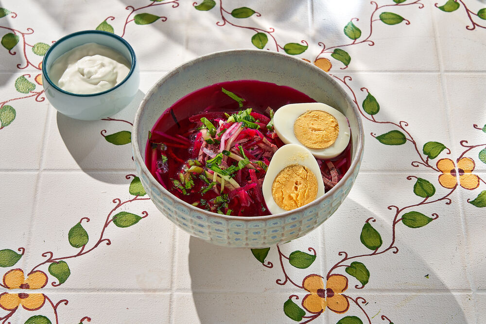 Beetroot soup with beef
