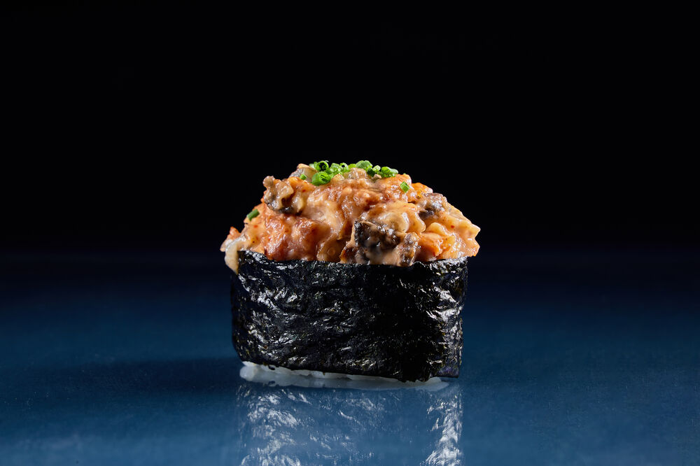 Spicy eel sushi