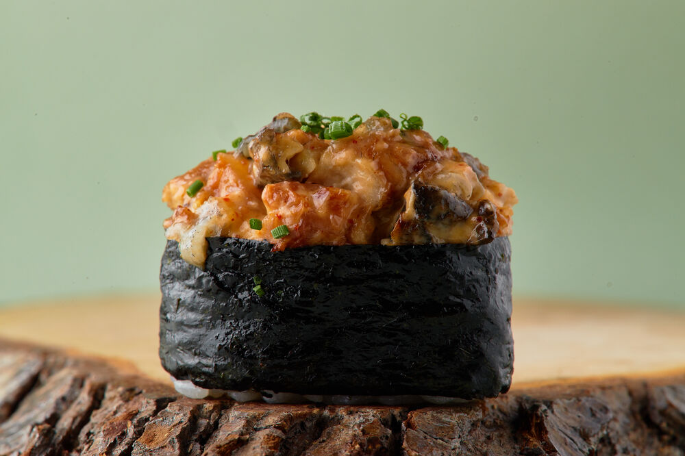 Spicy eel sushi