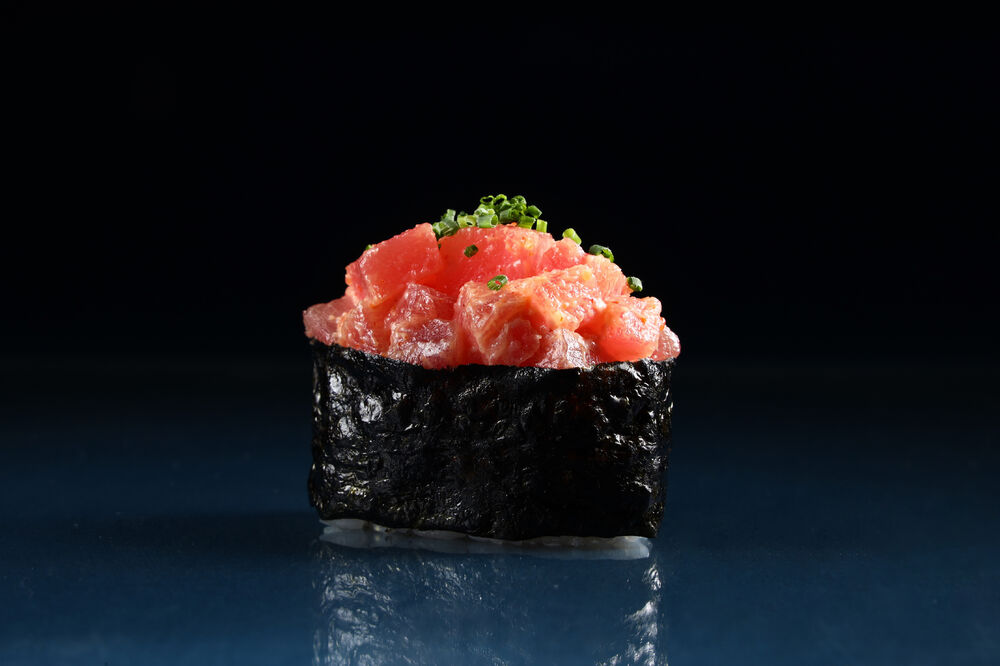Spicy tuna sushi