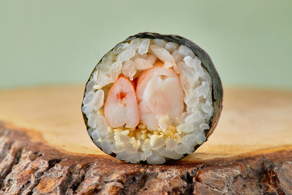 Roll with shrimp