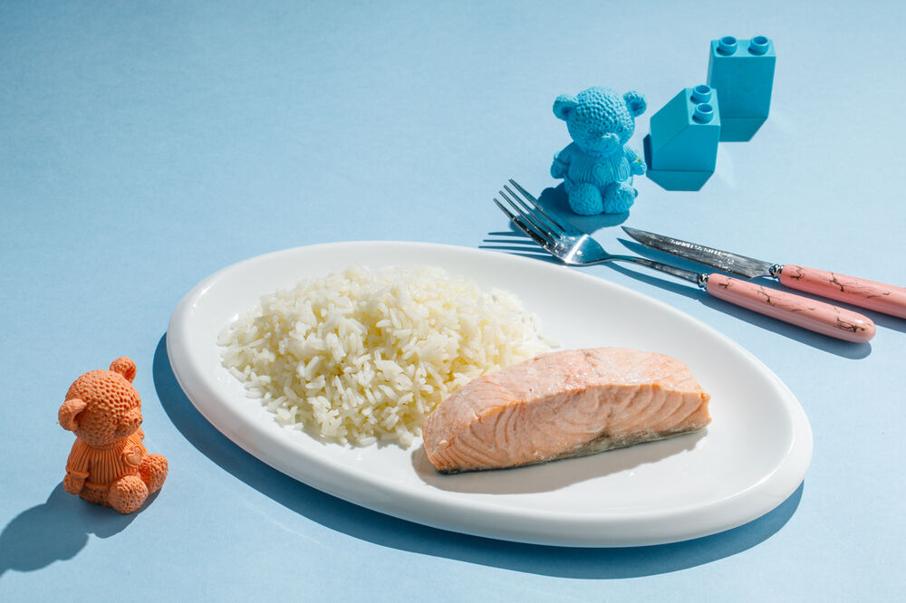 Лосось на пару с гарниром на выбор