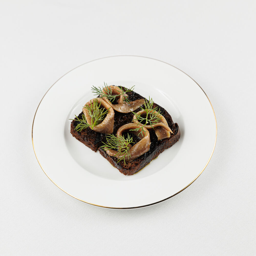  Toast with Cantabrian anchovy
