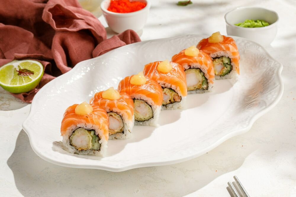 Roll tempura shrimp with lemon gel