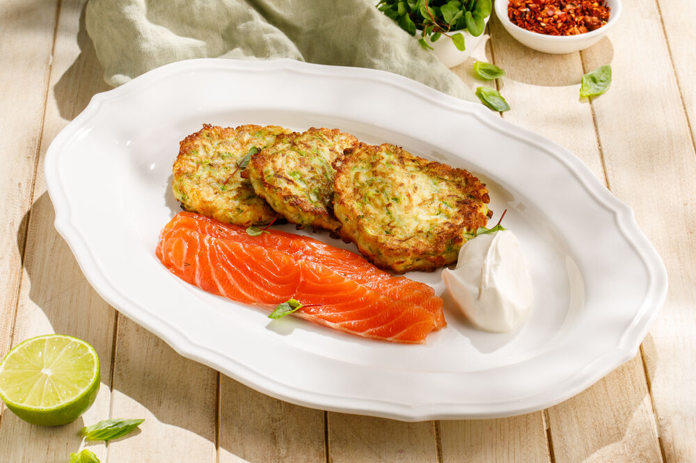 Zucchini pancakes with salmon